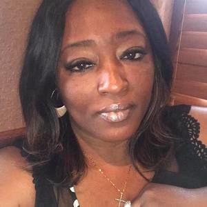 Meet your Posher, Cynthia